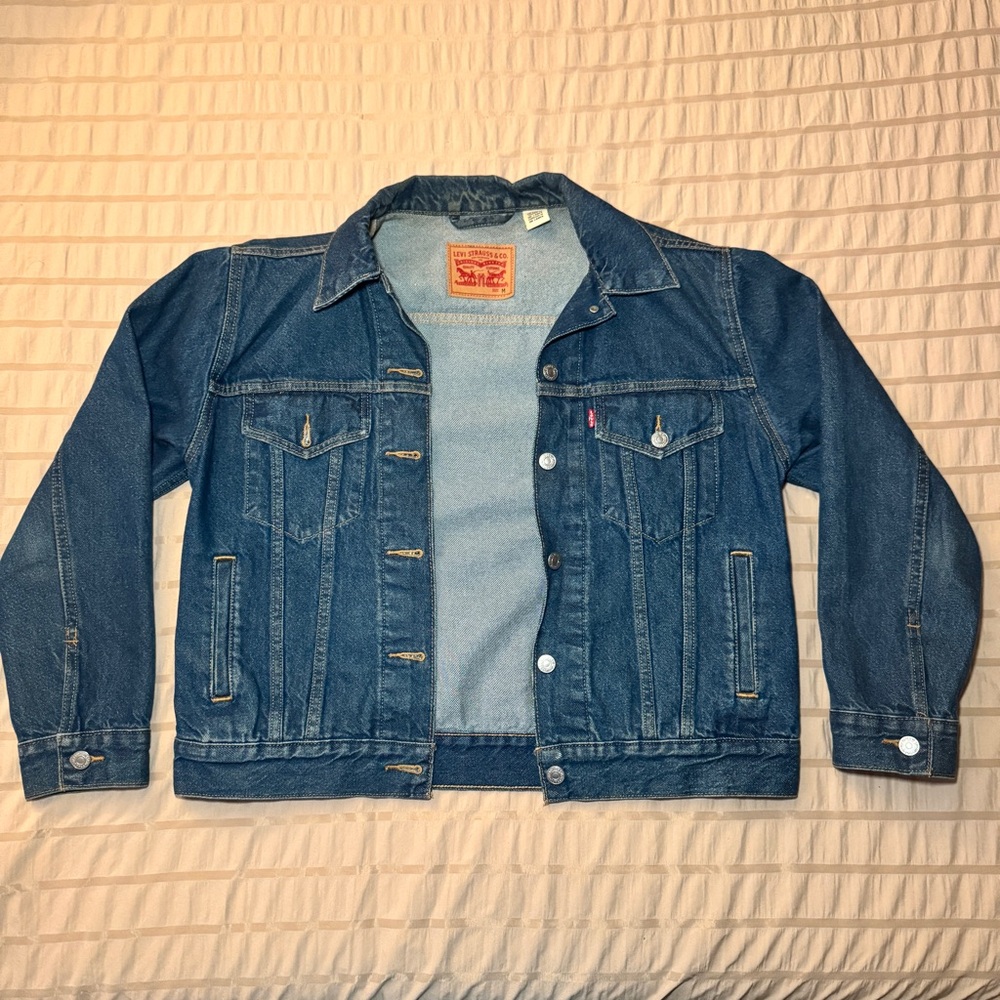 Levi’s Classic Trucker Denim Jacket Size M
